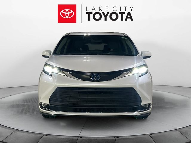 2024 Toyota Sienna XLE