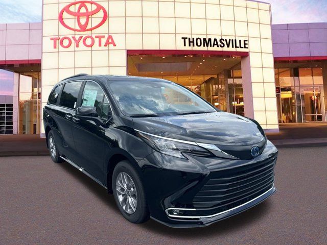 2024 Toyota Sienna 