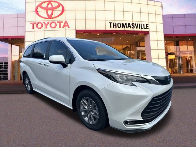 2024 Toyota Sienna 