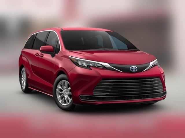 2024 Toyota Sienna LE