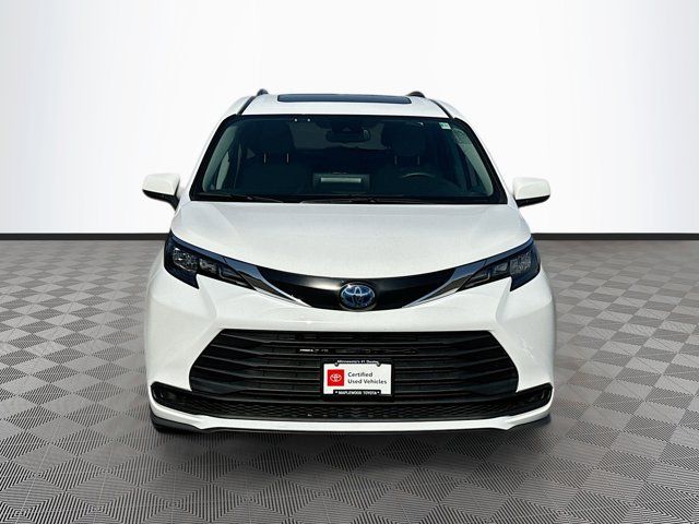 2024 Toyota Sienna LE