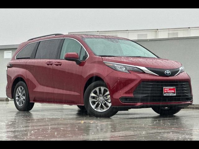 2024 Toyota Sienna LE