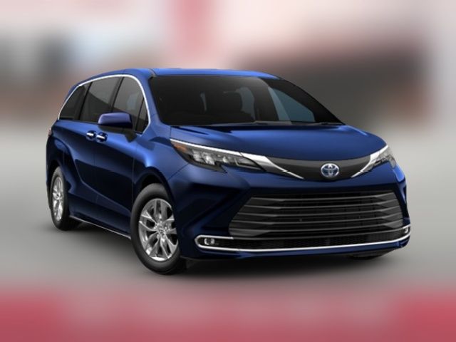 2024 Toyota Sienna LE