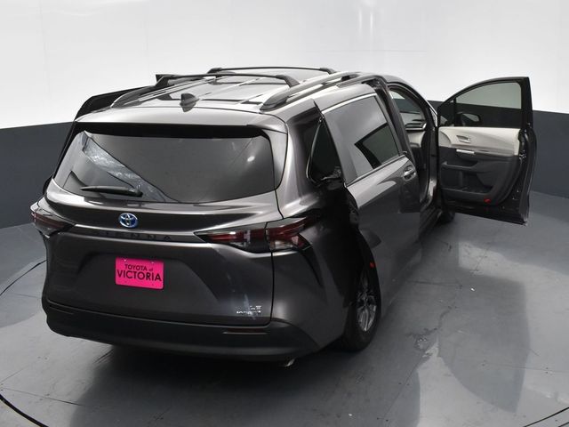 2024 Toyota Sienna LE