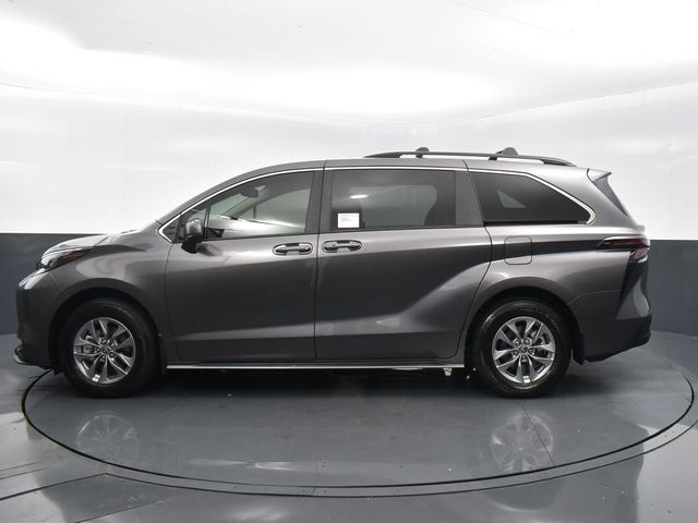 2024 Toyota Sienna LE