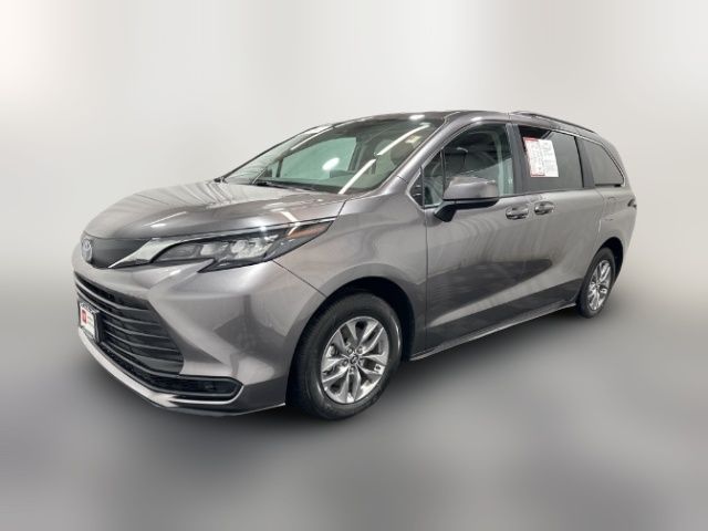 2024 Toyota Sienna LE