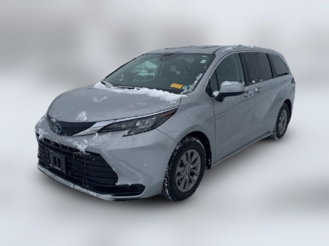 2024 Toyota Sienna LE