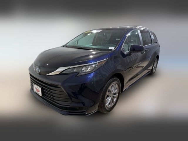 2024 Toyota Sienna LE