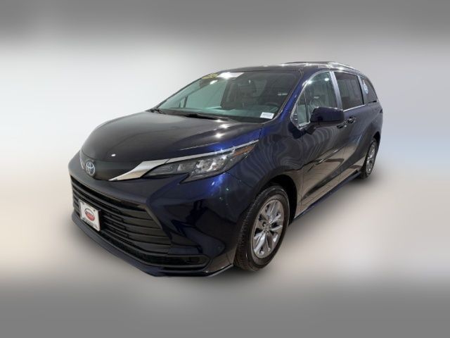 2024 Toyota Sienna LE