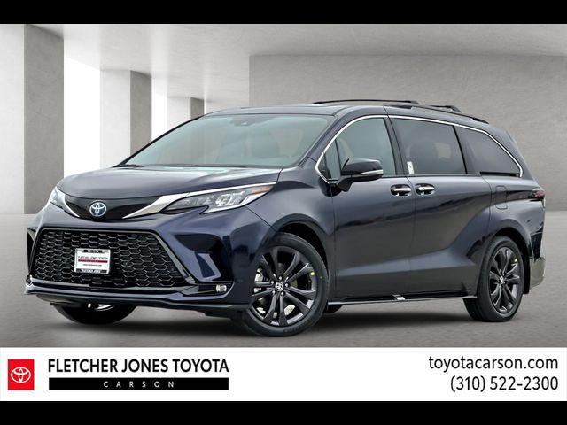 2024 Toyota Sienna LE