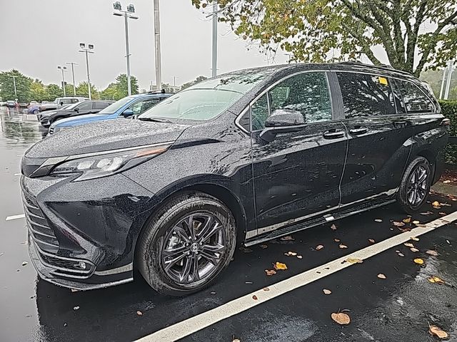 2024 Toyota Sienna Woodland Edition