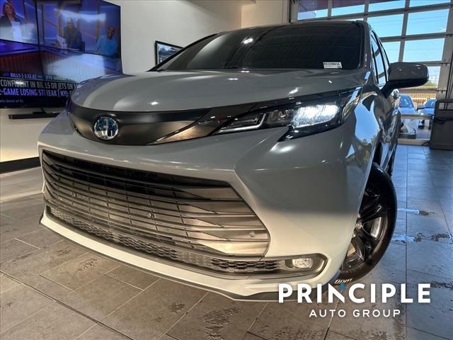 2024 Toyota Sienna LE