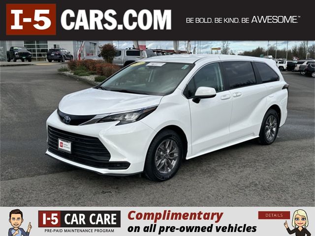 2024 Toyota Sienna LE