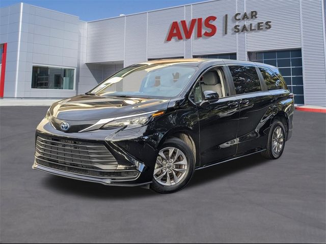 2024 Toyota Sienna LE