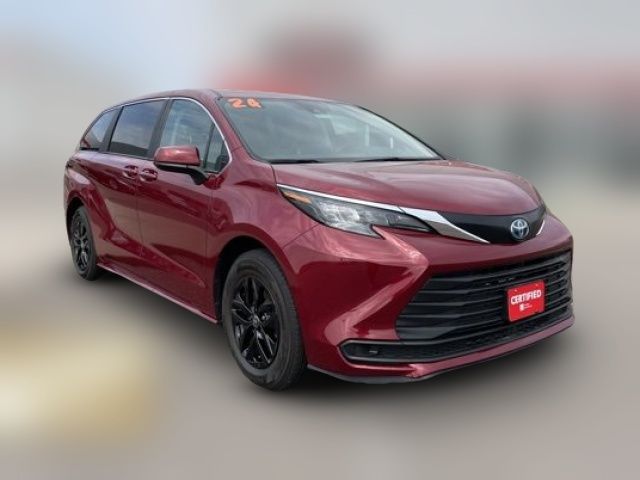 2024 Toyota Sienna LE
