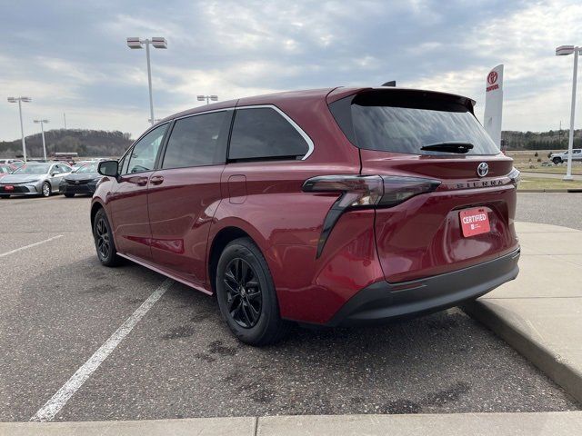2024 Toyota Sienna LE
