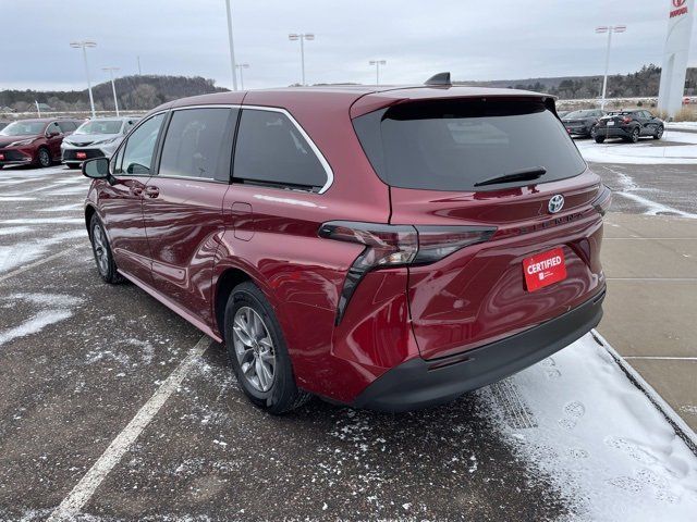 2024 Toyota Sienna LE