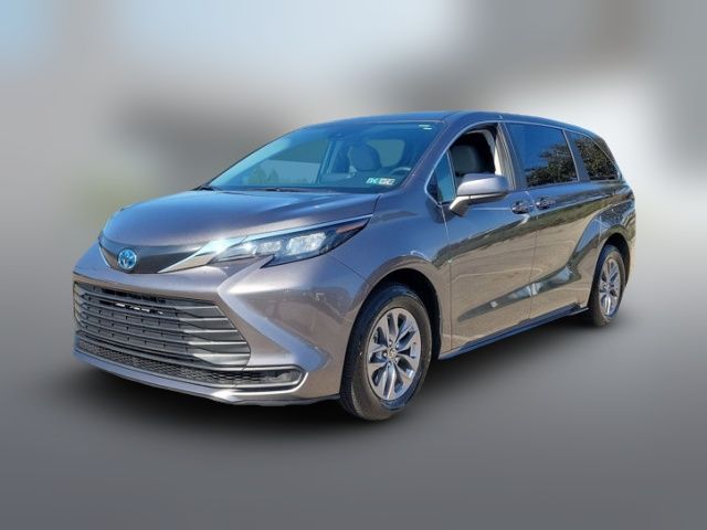 2024 Toyota Sienna LE