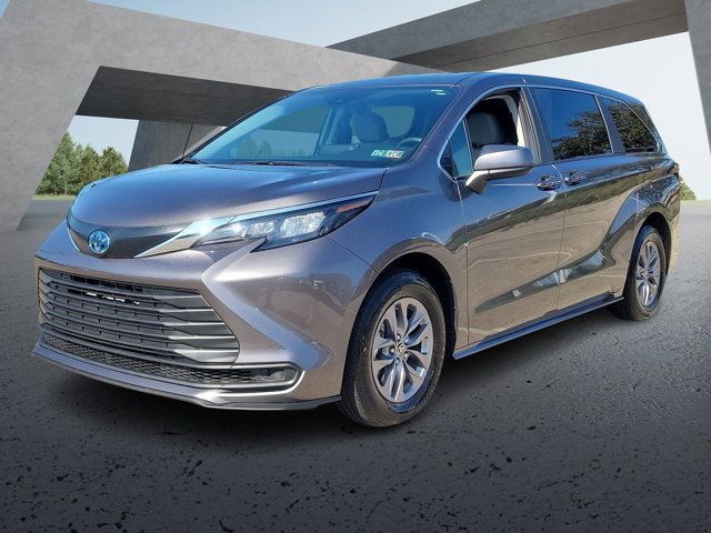 2024 Toyota Sienna LE