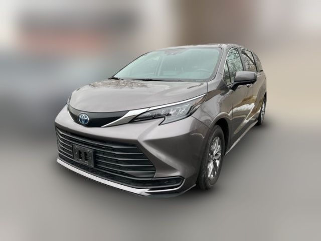 2024 Toyota Sienna LE