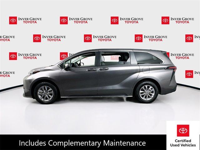 2024 Toyota Sienna LE