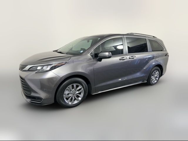 2024 Toyota Sienna LE