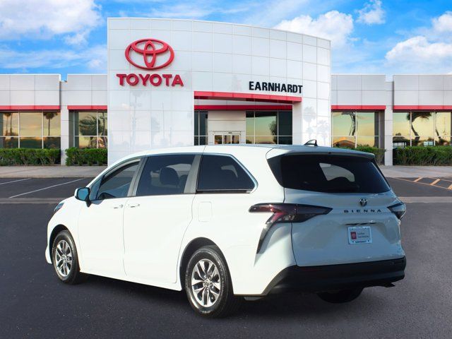 2024 Toyota Sienna LE