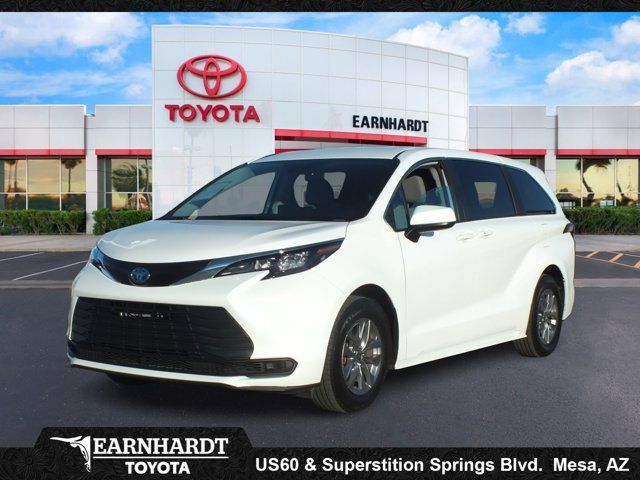 2024 Toyota Sienna LE