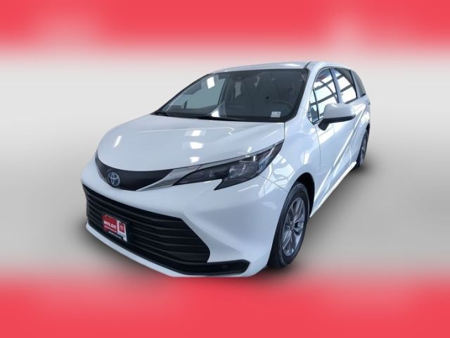 2024 Toyota Sienna LE