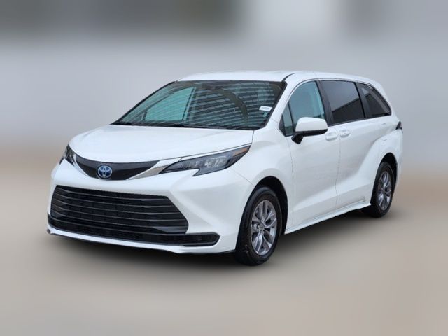 2024 Toyota Sienna LE