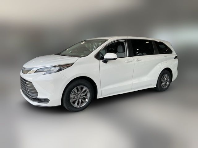 2024 Toyota Sienna LE
