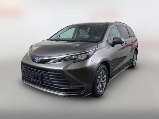 2024 Toyota Sienna LE