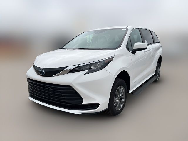 2024 Toyota Sienna LE