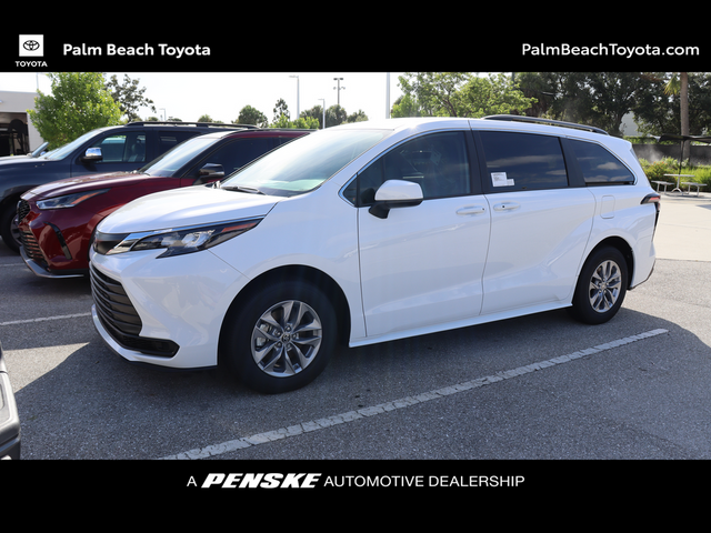 2024 Toyota Sienna LE