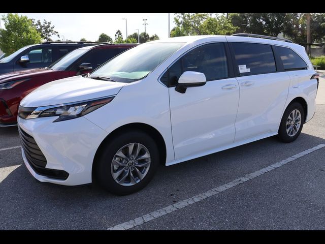 2024 Toyota Sienna LE