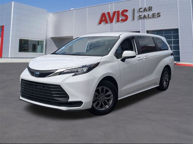 2024 Toyota Sienna LE