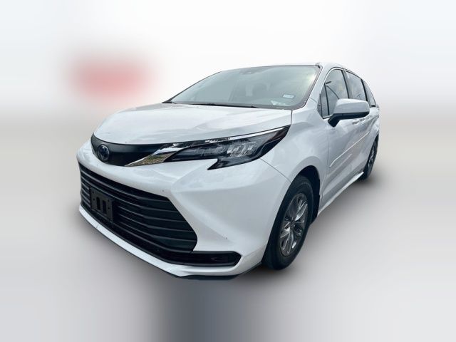 2024 Toyota Sienna LE