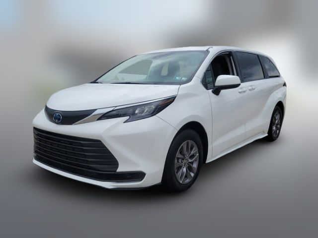 2024 Toyota Sienna LE