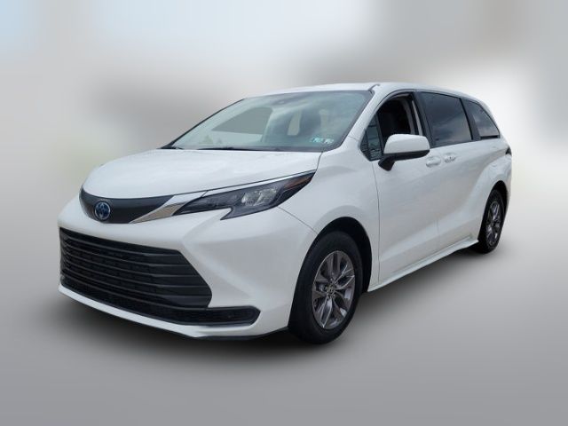 2024 Toyota Sienna LE