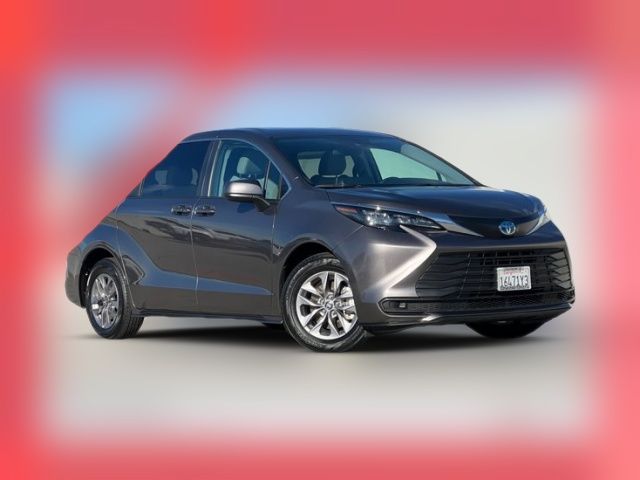 2024 Toyota Sienna LE