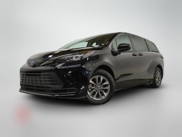 2024 Toyota Sienna LE