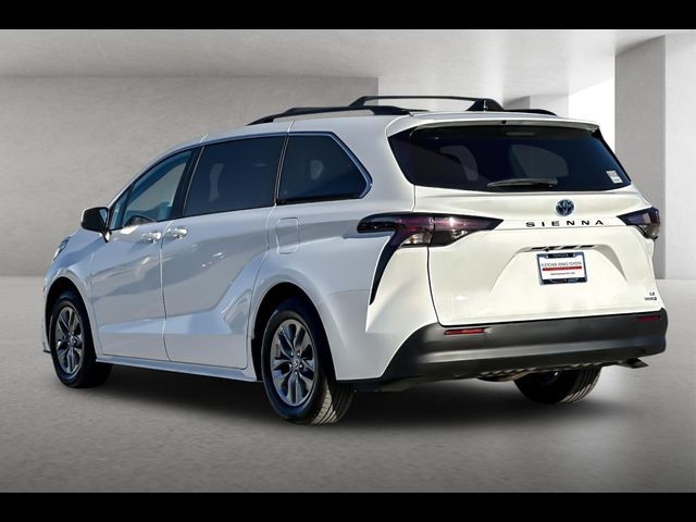 2024 Toyota Sienna LE