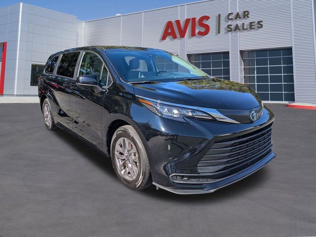 2024 Toyota Sienna LE