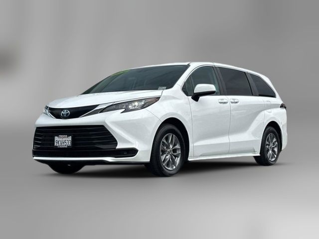 2024 Toyota Sienna LE