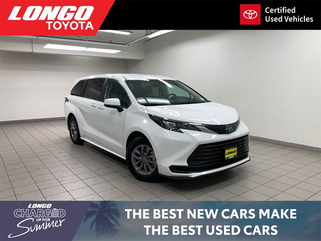 2024 Toyota Sienna LE