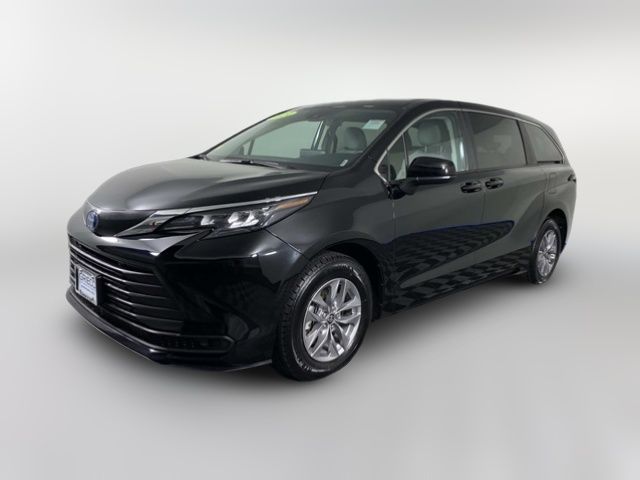 2024 Toyota Sienna LE