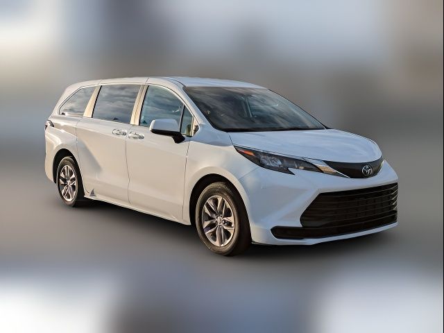 2024 Toyota Sienna LE