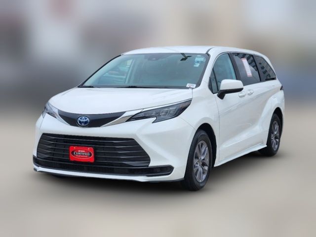 2024 Toyota Sienna LE