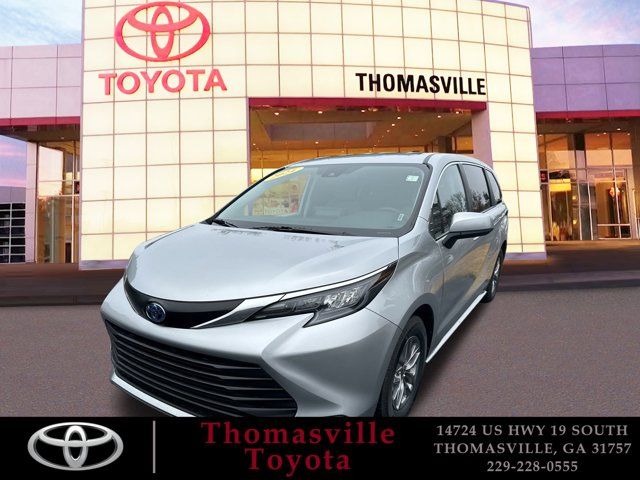 2024 Toyota Sienna LE