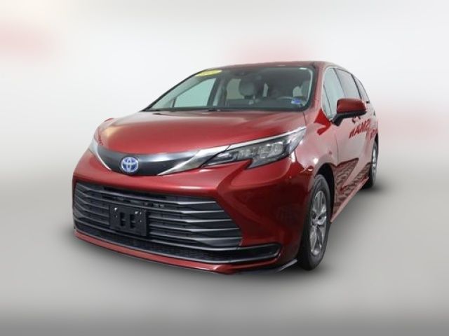 2024 Toyota Sienna LE